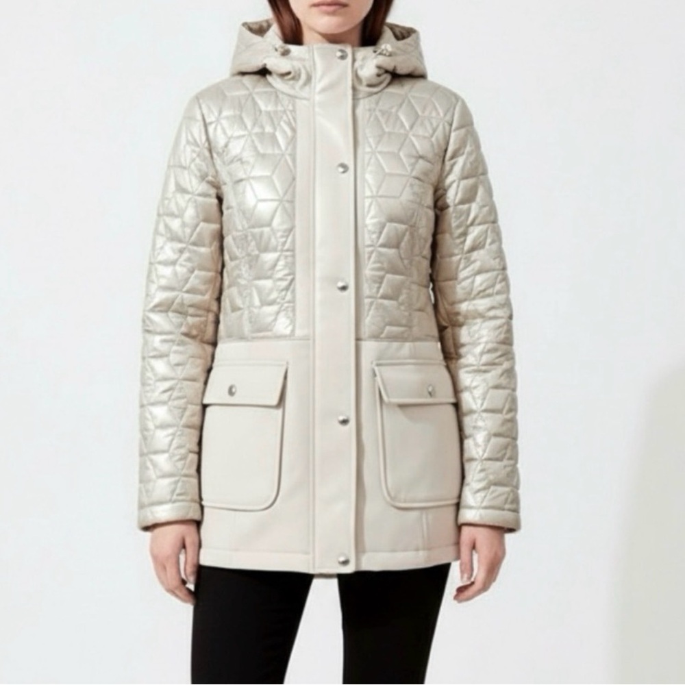 Ellen Tracy Neutral Lightweight Jacket with Quilted Design